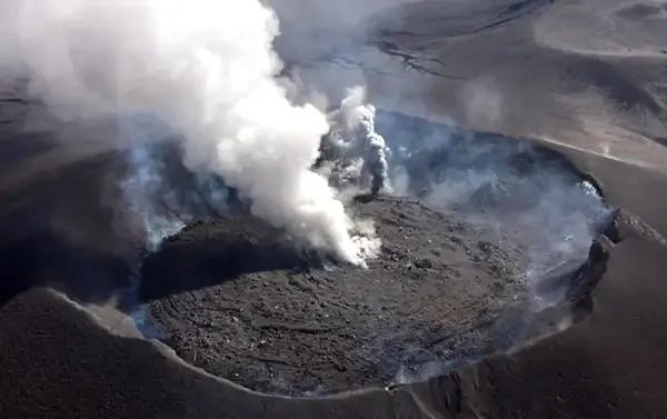 如何在广州机场办理火山灰的进口清关手续？